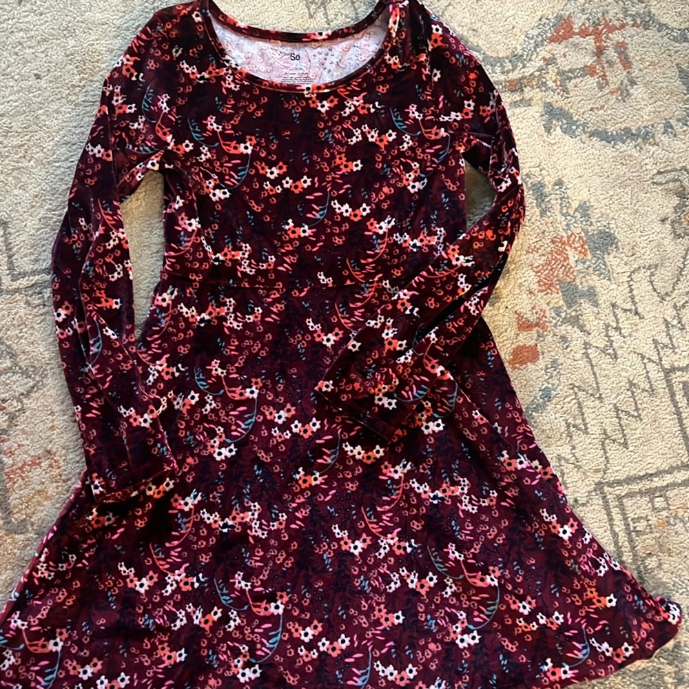 Girls 10/12 long sleeved flower print dress